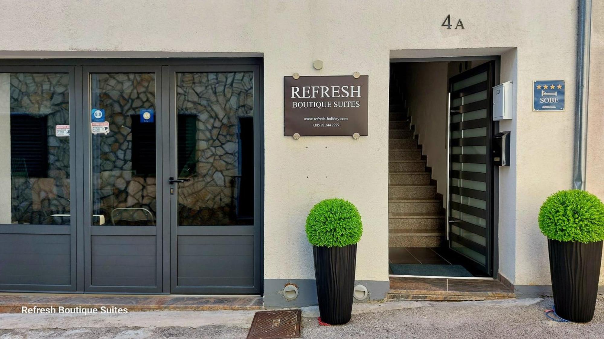 Refresh Boutique Suites - Central Point โวดีเซ ภายนอก รูปภาพ