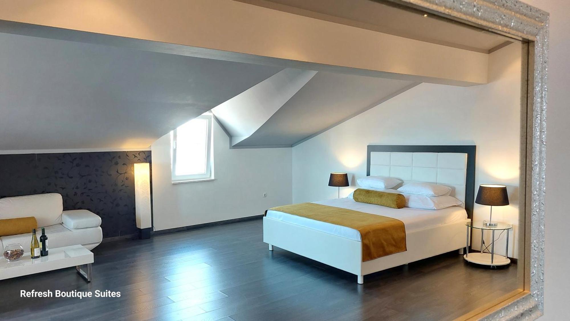 Refresh Boutique Suites - Central Point โวดีเซ ภายนอก รูปภาพ