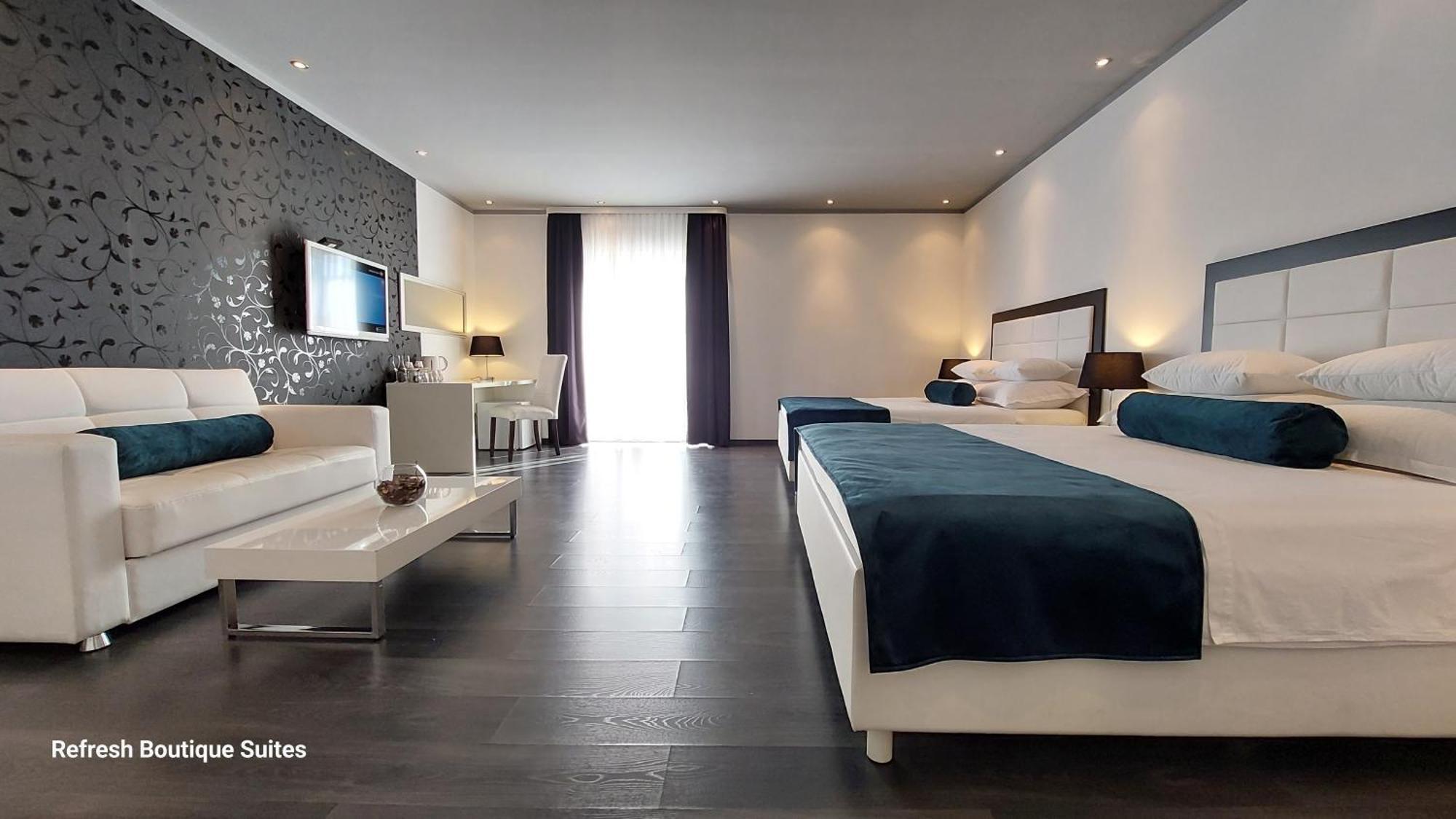 Refresh Boutique Suites - Central Point โวดีเซ ภายนอก รูปภาพ